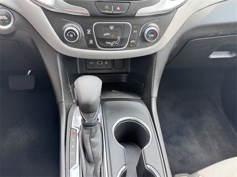 Used 2022 Chevrolet Equinox LS w/ LS Convenience Package image 19