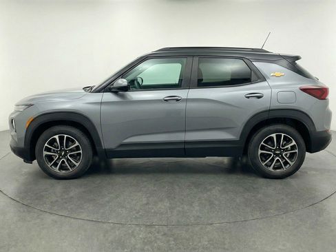 Used 2025 Chevrolet TrailBlazer LT image 5