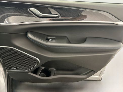 Used 2022 Jeep Grand Cherokee Trailhawk image 34