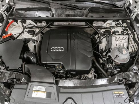 Used 2023 Audi Q5 2.0T Premium w/ Convenience Package AWD/4WD image 3