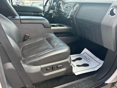 Used 2011 Ford F350 Lariat w/ Lariat Interior Pkg image 12