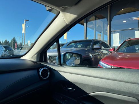 Used 2025 Nissan Versa SV image 35