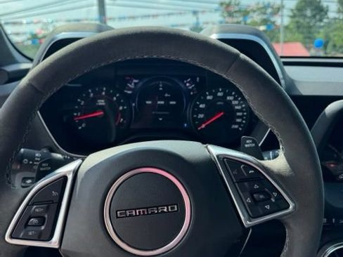 Used 2022 Chevrolet Camaro SS RWD image 6