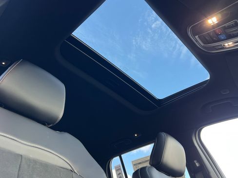 New 2025 Jeep Grand Cherokee Altitude image 17