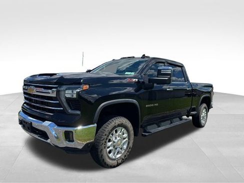 Used 2024 Chevrolet Silverado 2500 LTZ w/ LTZ Plus Package AWD/4WD image 3