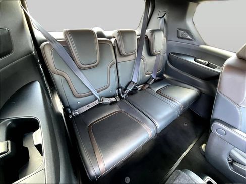 Certified 2025 Nissan Armada SL w/ Captain's Chari Seat Package AWD/4WD image 29