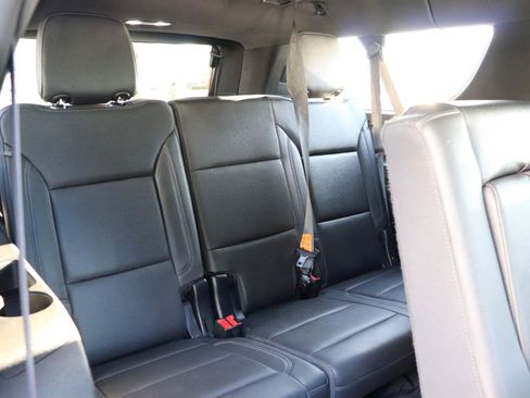 Used 2023 Chevrolet Suburban LT AWD/4WD image 14