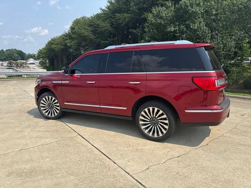 Used 2018 Lincoln Navigator Reserve AWD/4WD image 14