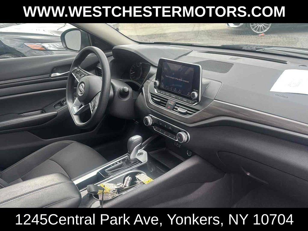 Used 2024 Nissan Altima 2.5 SV FWD image 15