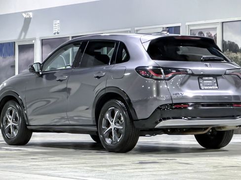 Used 2023 Honda HR-V EX-L image 3