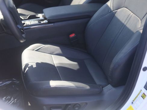 Used 2025 Toyota Camry XSE AWD/4WD image 28