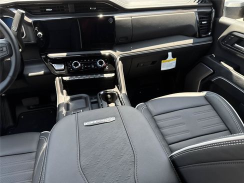 New 2026 GMC Sierra 2500 AT4X AWD/4WD image 16