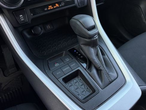 Used 2023 Toyota RAV4 LE image 20