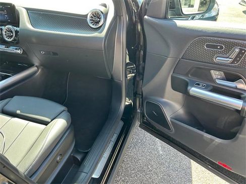Used 2024 Mercedes-Benz GLA 250 4MATIC image 29