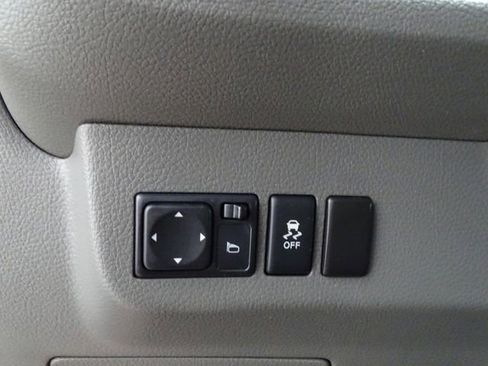 Used 2019 Nissan NV 2500 SV image 18