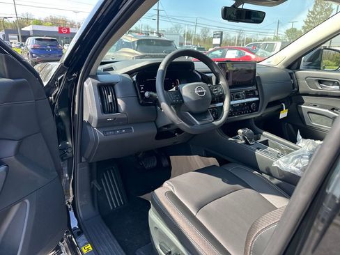New 2026 Nissan Pathfinder SL AWD/4WD image 9