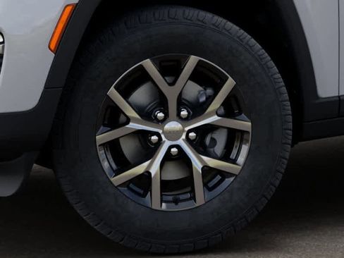 New 2025 Jeep Grand Cherokee Limited image 8