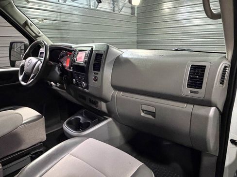 Used 2018 Nissan NV 2500 S image 17