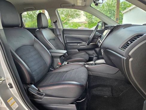 Used 2025 Mitsubishi Outlander Sport SE AWD/4WD image 29