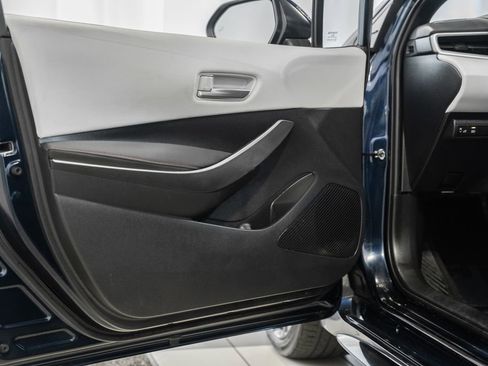 Used 2024 Toyota Corolla SE w/ SE Convenience Package image 31