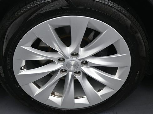 Used 2019 Tesla Model X 100D image 44