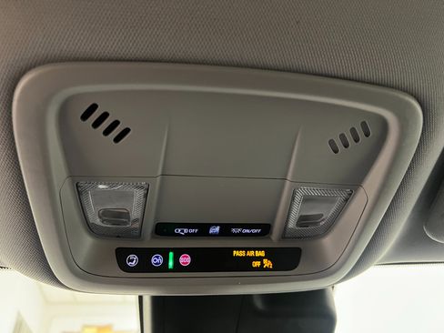 Used 2023 Chevrolet Malibu LT image 40