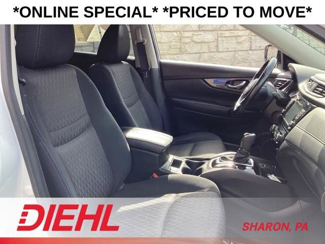 Used 2019 Nissan Rogue SV w/ Premium Package FWD image 17
