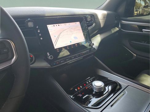 Certified 2024 Jeep Wagoneer Series II image 8