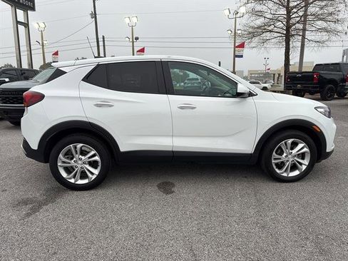 Used 2023 Buick Encore GX Preferred w/ Cold Weather Comfort Package image 8