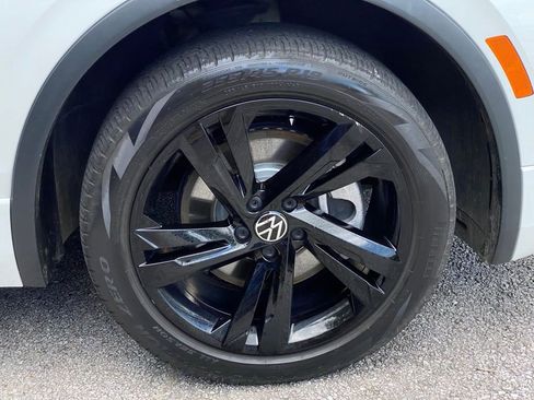 Used 2024 Volkswagen Tiguan SE R-Line FWD image 38