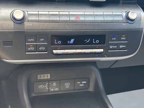 Used 2025 Hyundai Kona SEL FWD image 18
