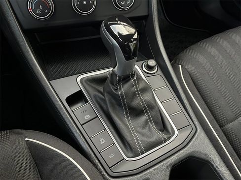 Used 2023 Volkswagen Jetta Sport image 21