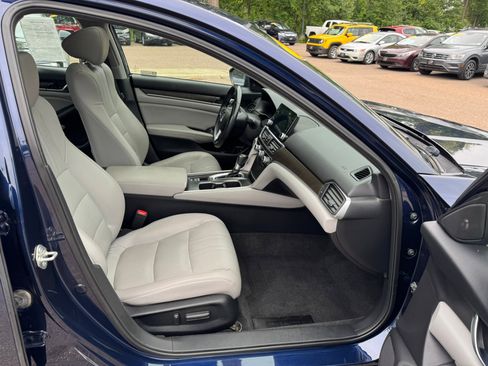 Used 2018 Honda Accord EX-L image 11