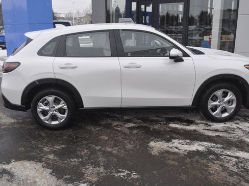 Certified 2025 Honda HR-V LX image 8