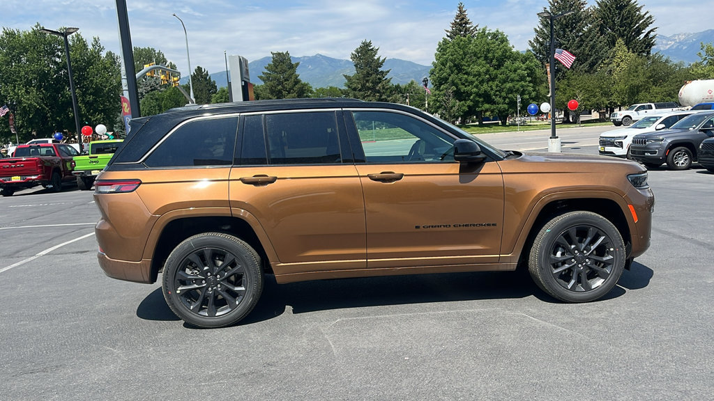 New 2026 Jeep Grand Cherokee Limited AWD/4WD image 4