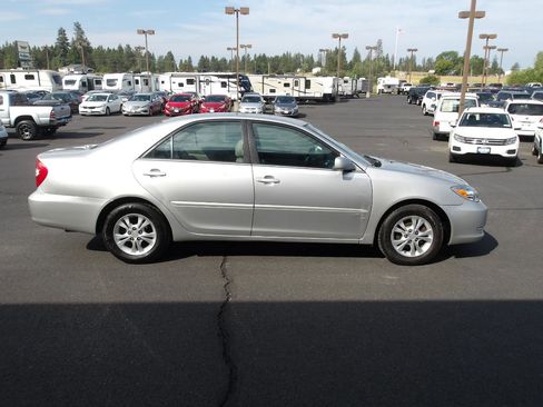 Used 2004 Toyota Camry XLE FWD image 6