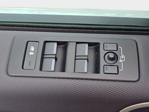 Used 2023 Land Rover Discovery S R-Dynamic AWD/4WD image 32