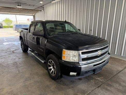 Used 2011 Chevrolet Silverado 1500 LT w/ All-Star Edition AWD/4WD image 4