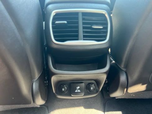 Used 2020 Hyundai Santa Fe Limited AWD/4WD image 24