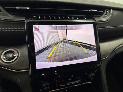 Used 2023 Jeep Grand Cherokee L Limited image 32