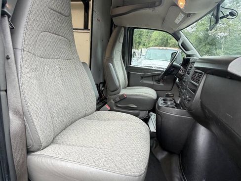 Used 2022 Chevrolet Express 3500 w/ Power Convenience Package RWD image 43