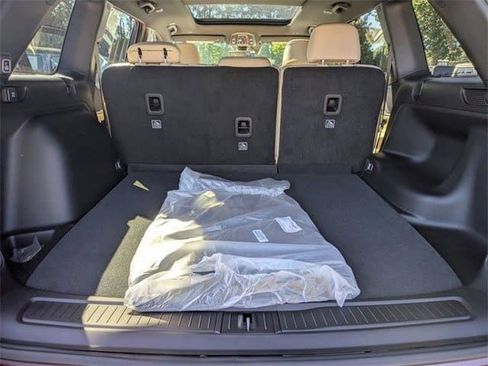 New 2025 Jeep Grand Cherokee Limited w/ Luxury Tech Group II RWD image 23