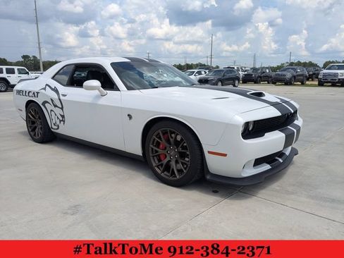 Used 2016 Dodge Challenger SRT Hellcat RWD image 1