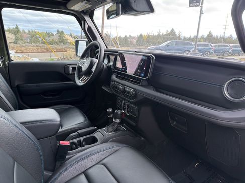 Used 2024 Jeep Wrangler High Altitude AWD/4WD image 27
