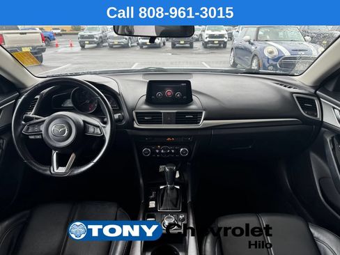 Used 2017 MAZDA MAZDA3 Touring FWD image 11