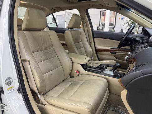 Used 2011 Honda Accord EX-L image 17