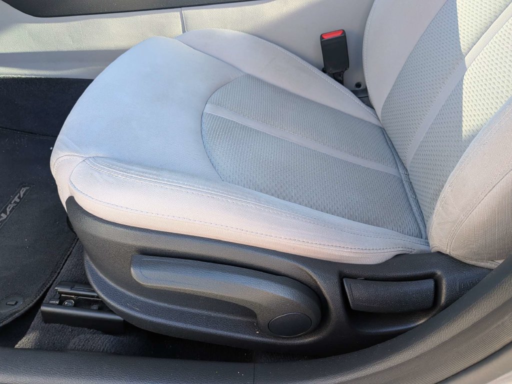 Used 2015 Hyundai Sonata SE FWD image 23