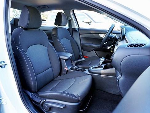 Used 2023 Kia Forte LX FWD image 11