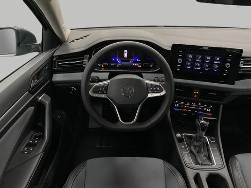 New 2025 Volkswagen Jetta SE image 12