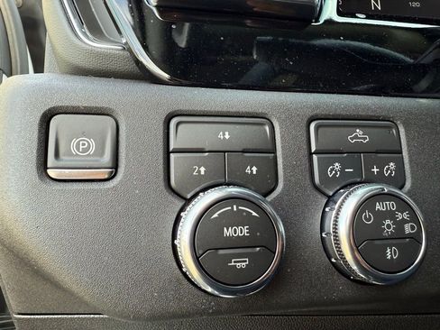 New 2026 GMC Sierra 2500 SLE image 26